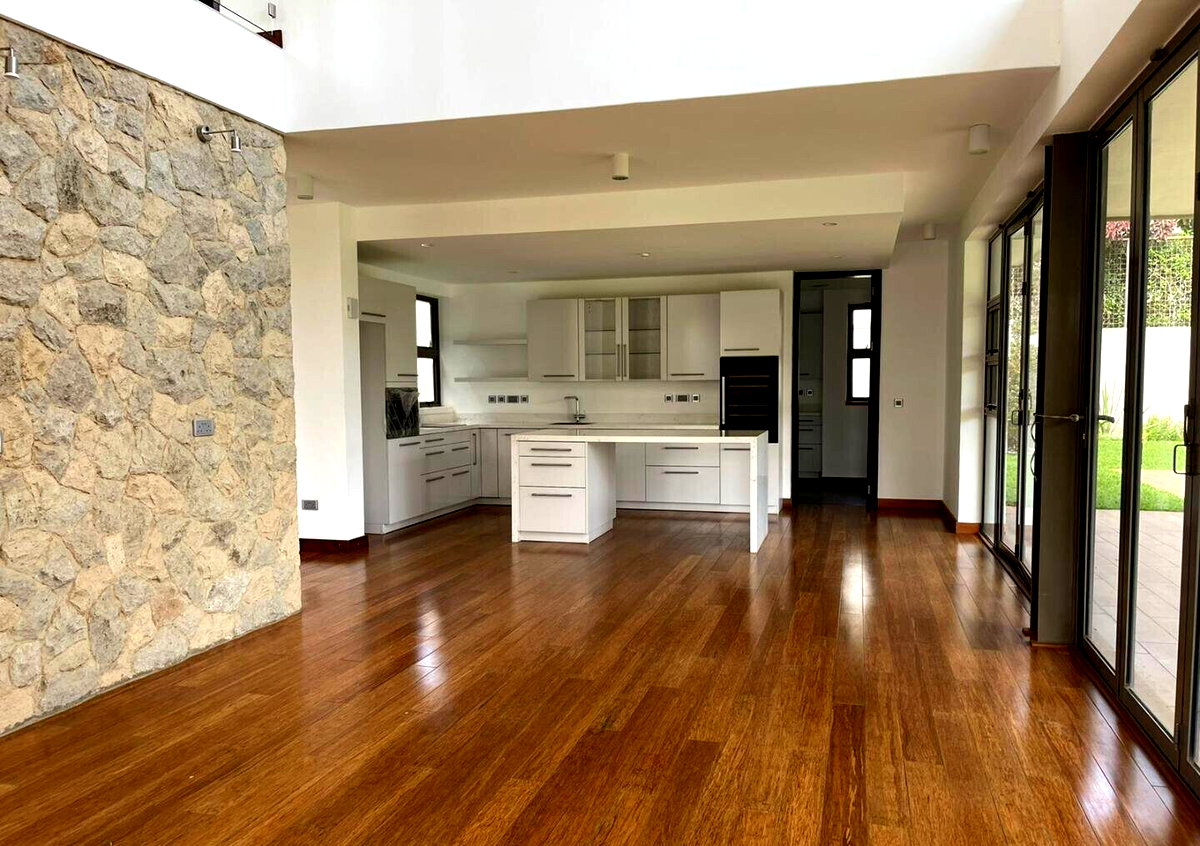 5-Ensuite Townhouse with Private Gym & Pool – Miotoni Karen