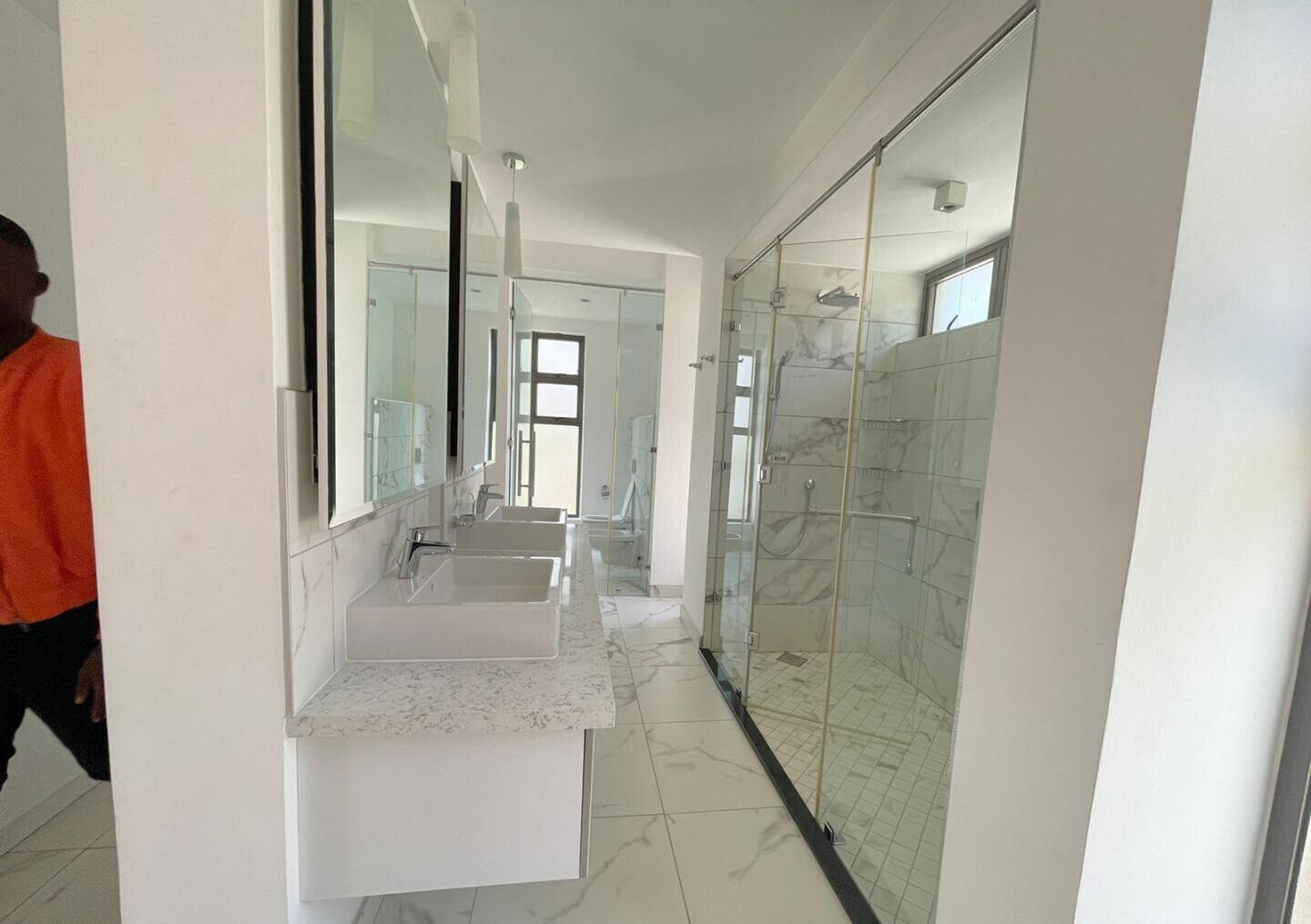5-Ensuite Townhouse with Private Gym & Pool – Miotoni Karen