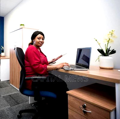 Elegant Office in a Good Location - Image 1