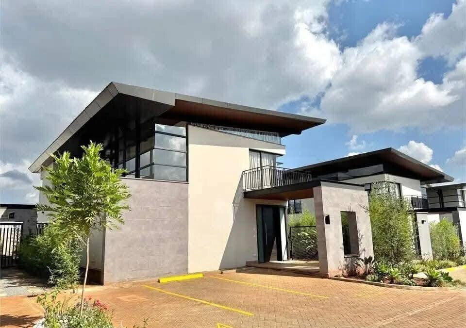 4BR Townhouse with Pool & Gym in UN-Approved Estate - Runda
