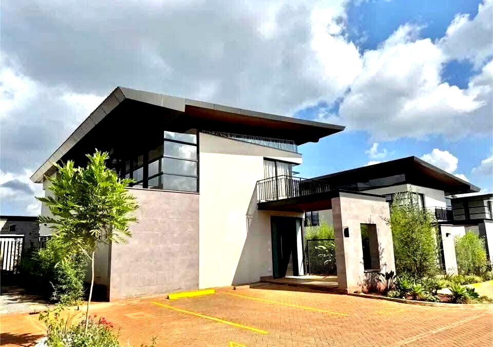 4BR Townhouse with Pool & Gym in UN-Approved Estate - Runda