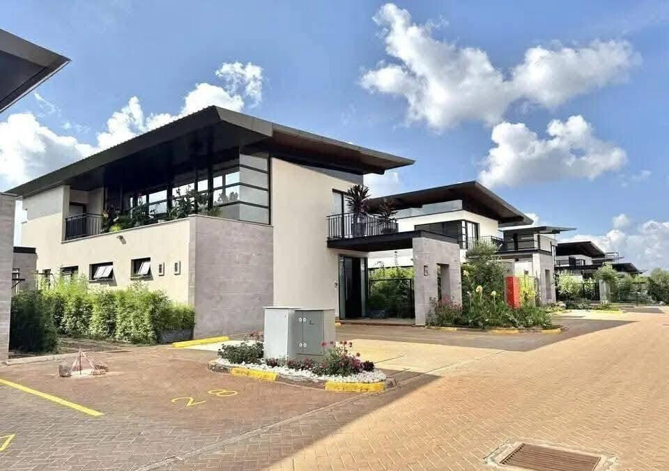 4BR Townhouse with Pool & Gym in UN-Approved Estate - Runda
