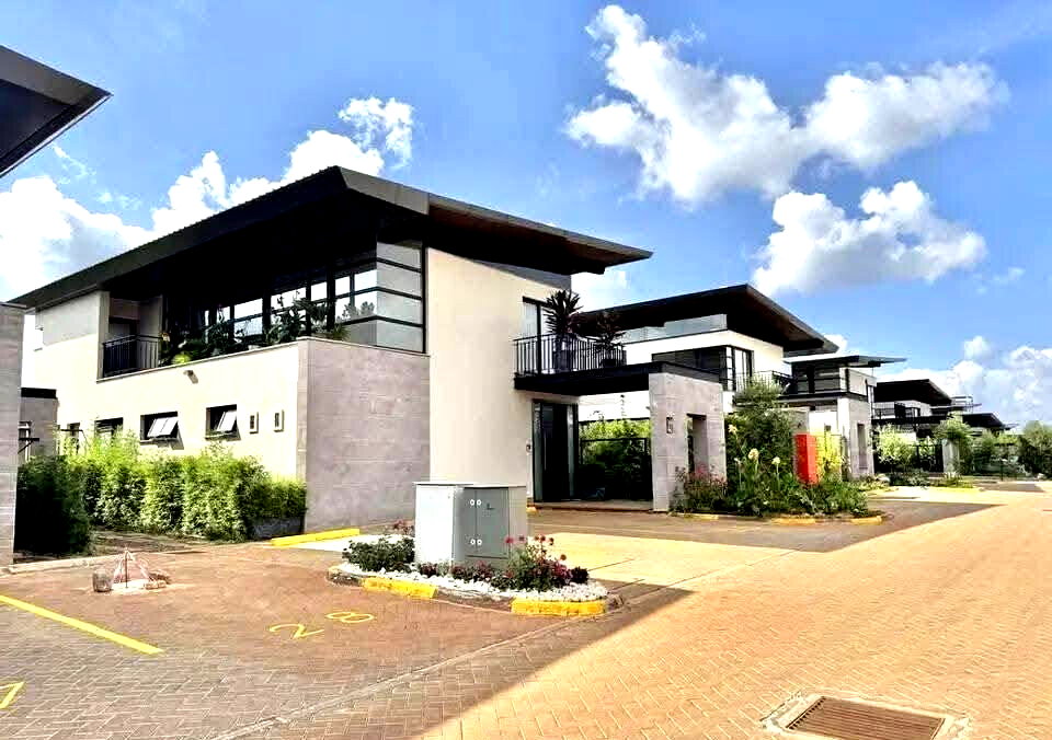 4BR Townhouse with Pool & Gym in UN-Approved Estate - Runda