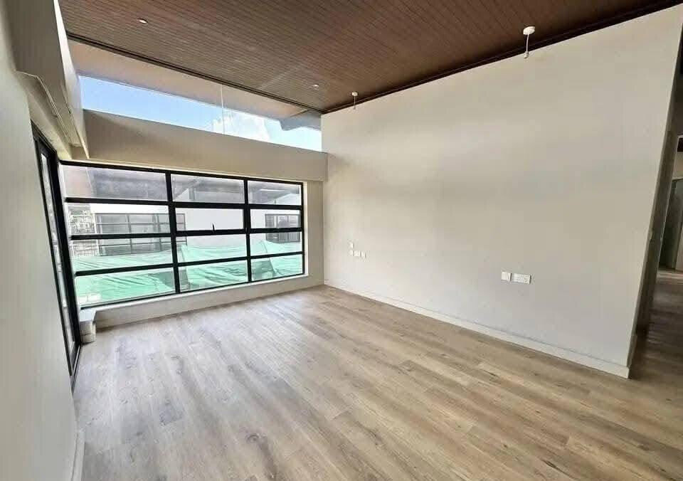 4BR Townhouse with Pool & Gym in UN-Approved Estate - Runda