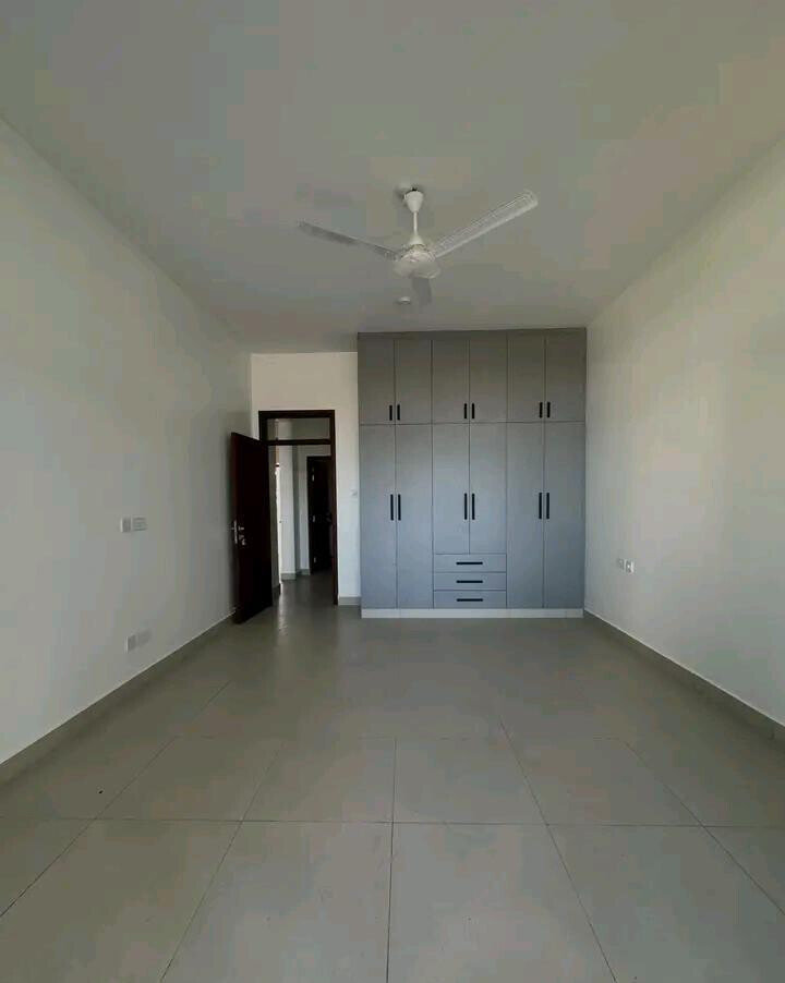 Beachside 2BR with Pool, Gym & Ocean Access - Nyali