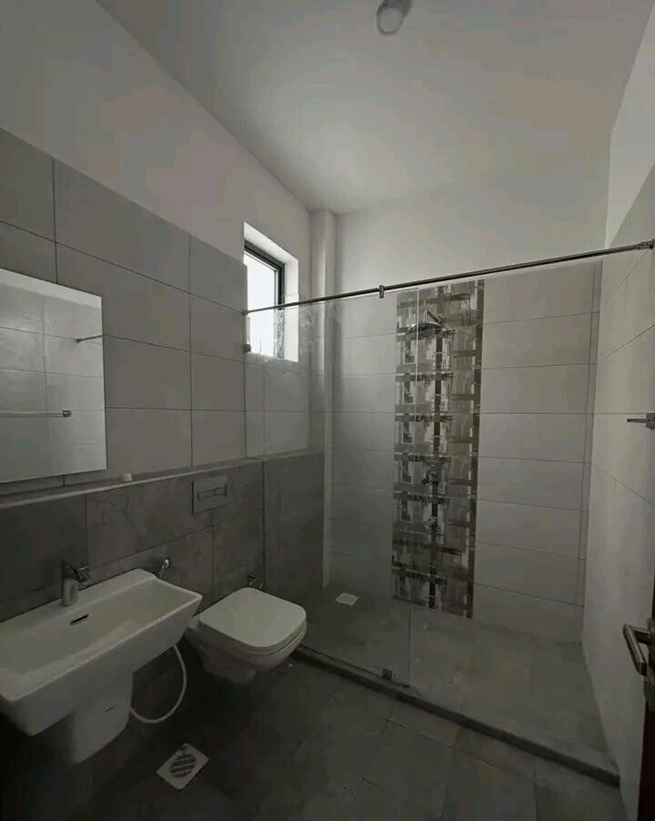 Beachside 2BR with Pool, Gym & Ocean Access - Nyali