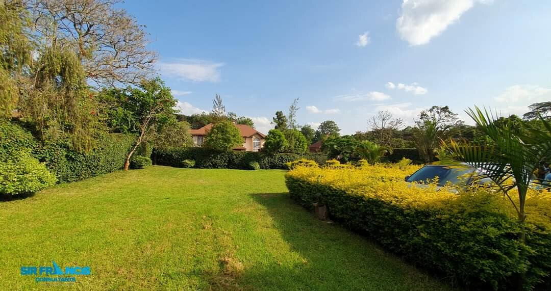 5-Bed Townhouse with Bar & Terrace on Half-Acre – Karen