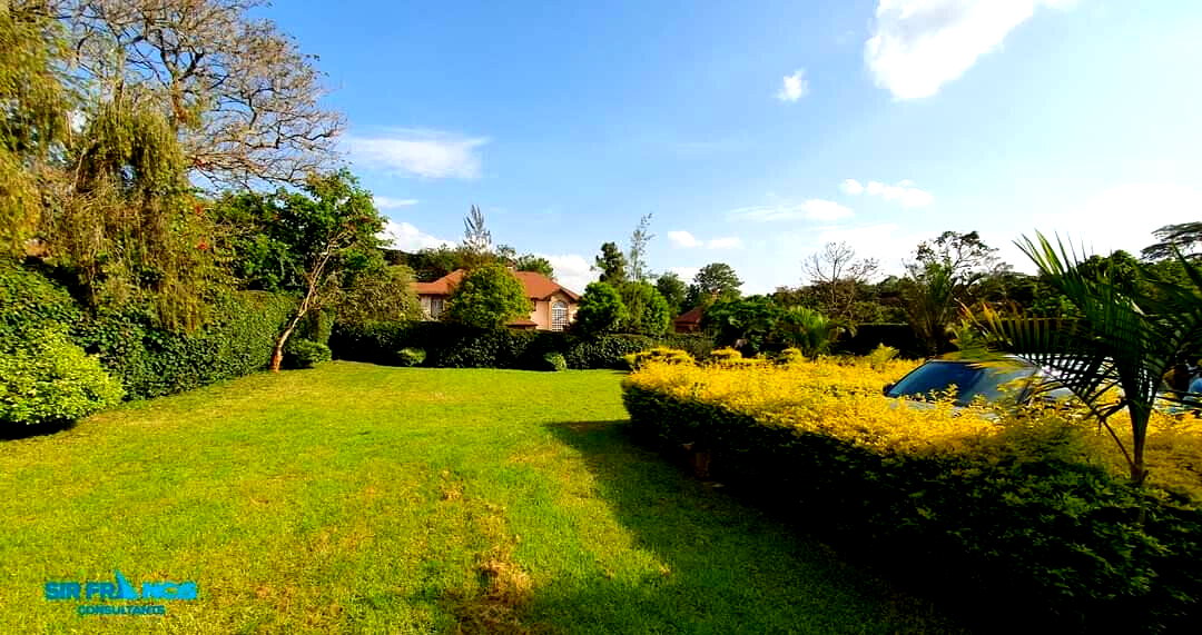 5-Bed Townhouse with Bar & Terrace on Half-Acre – Karen