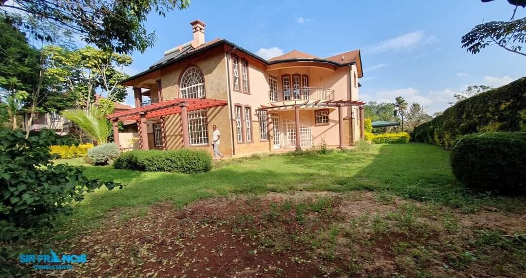 5-Bed Townhouse with Bar & Terrace on Half-Acre – Karen