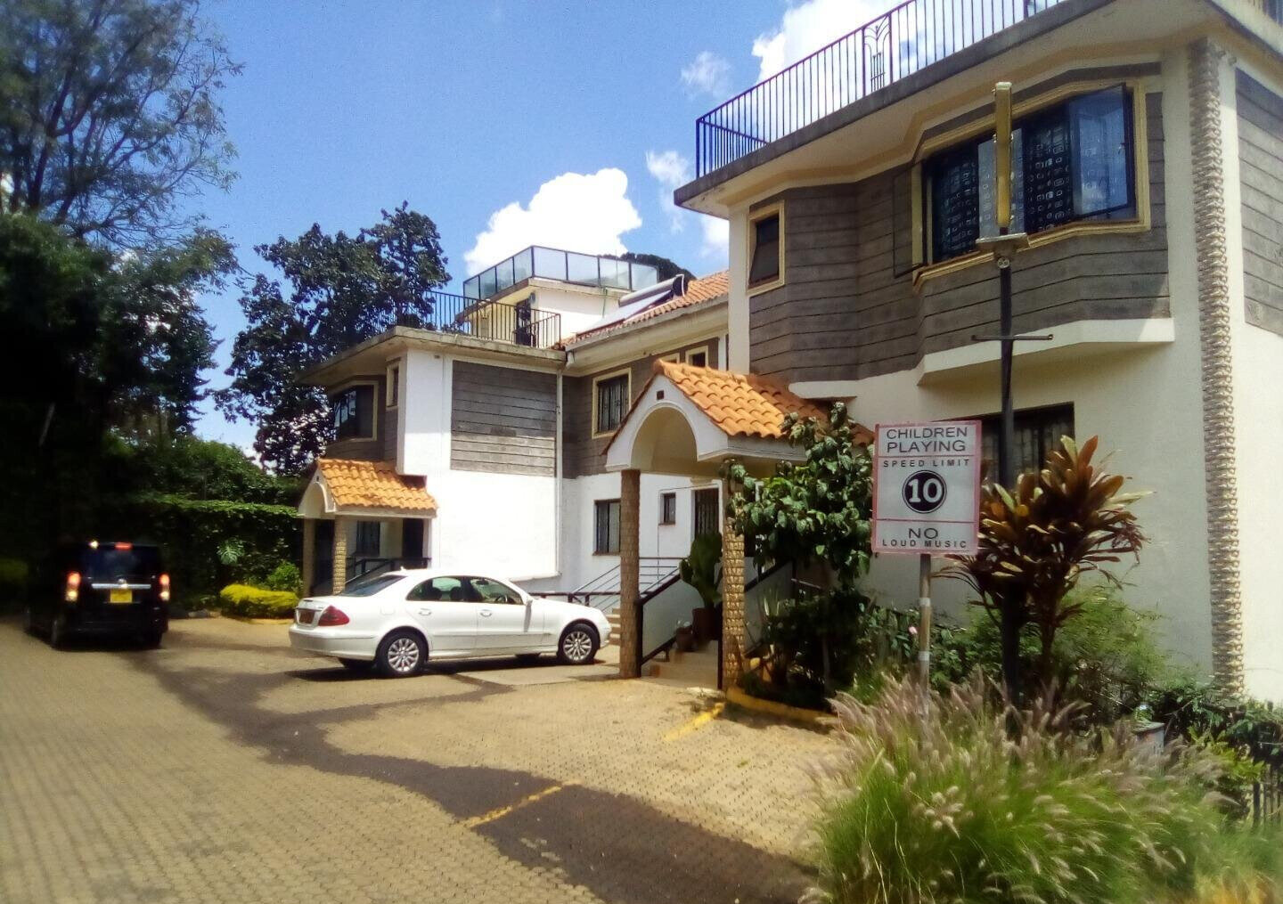 4-Ensuite Townhouse with Study & DSQ - Westlands