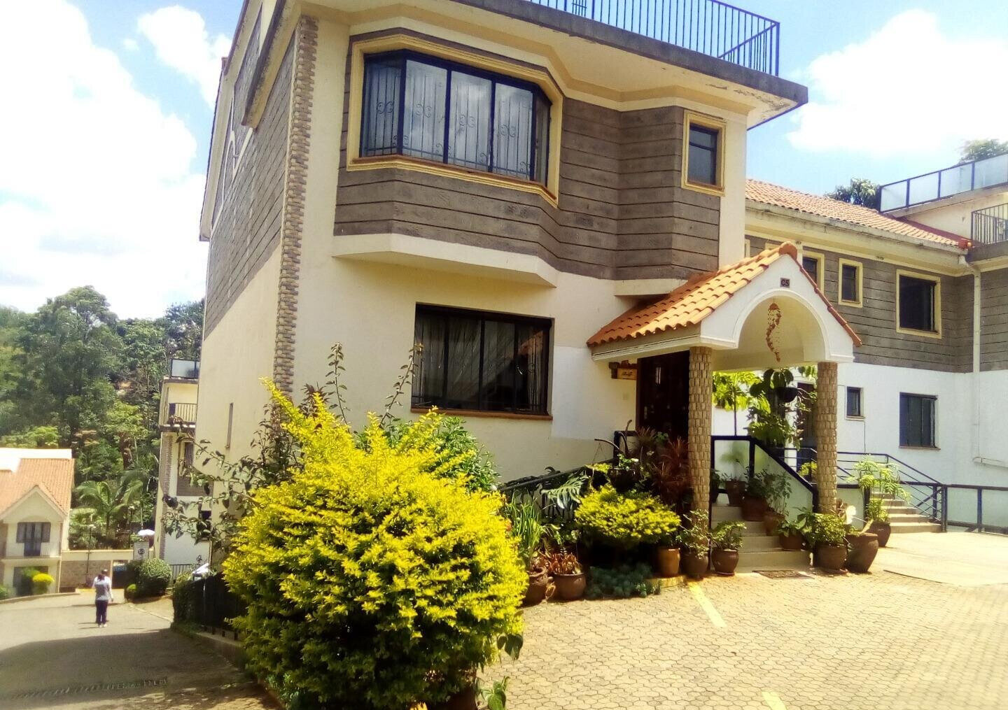 4-Ensuite Townhouse with Study & DSQ - Westlands