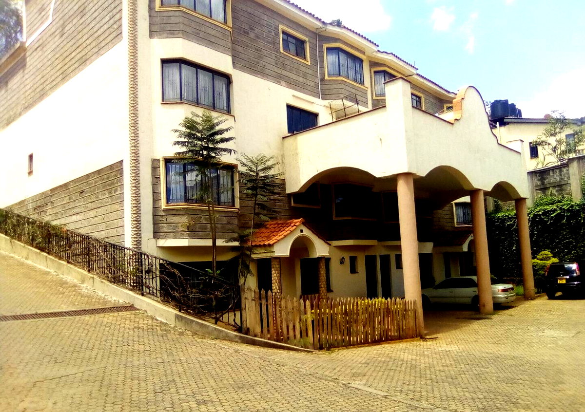 4-Ensuite Townhouse with Study & DSQ - Westlands