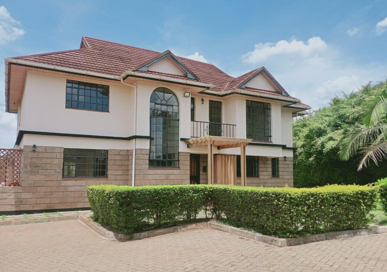 4BR All-Ensuite Townhouse with Fireplace Lounge - Runda