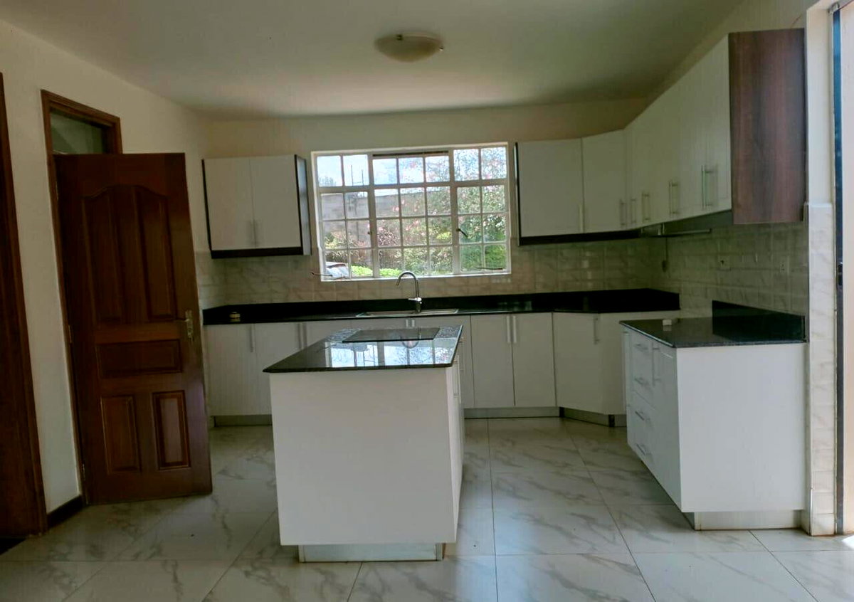 4BR All-Ensuite Townhouse with Fireplace Lounge - Runda