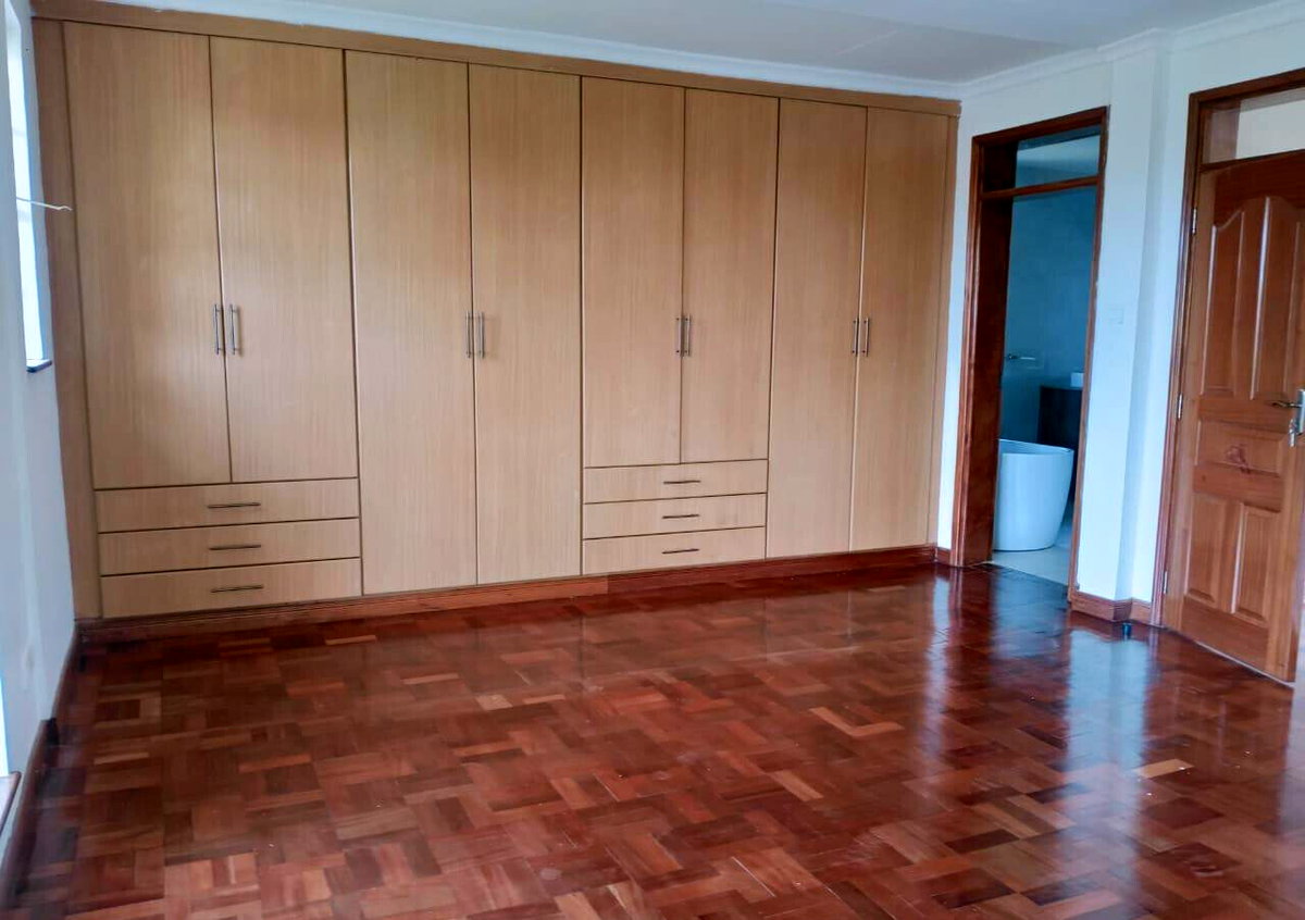 4BR All-Ensuite Townhouse with Fireplace Lounge - Runda