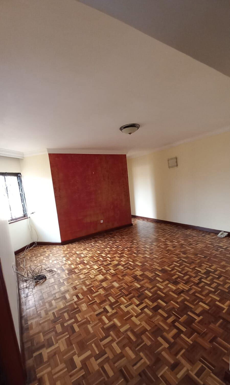 5-Bed Maisonette with Fireplace & Study - Lavington Gated Community