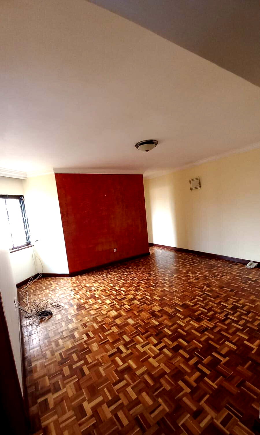 5-Bed Maisonette with Fireplace & Study - Lavington Gated Community