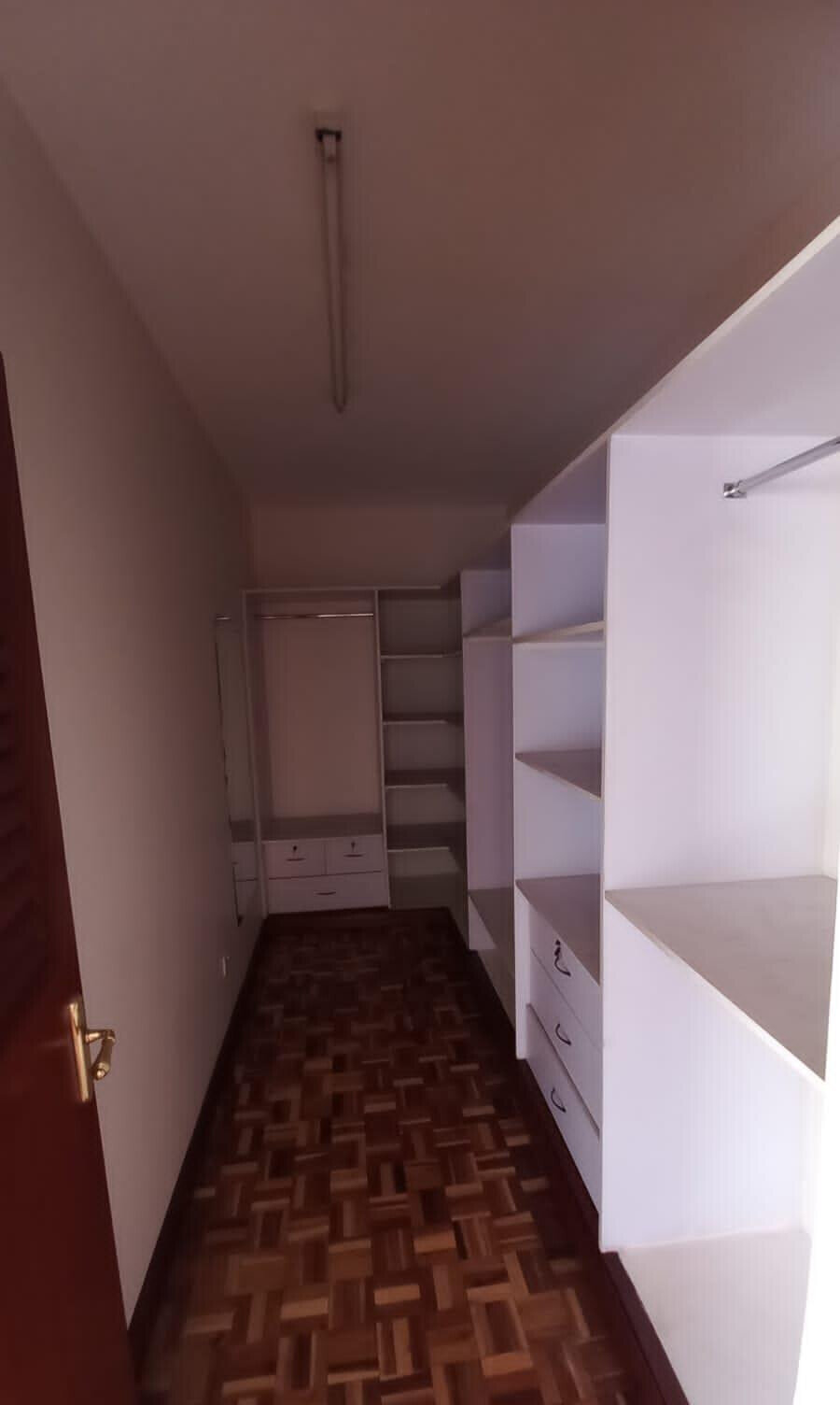 5-Bed Maisonette with Fireplace & Study - Lavington Gated Community