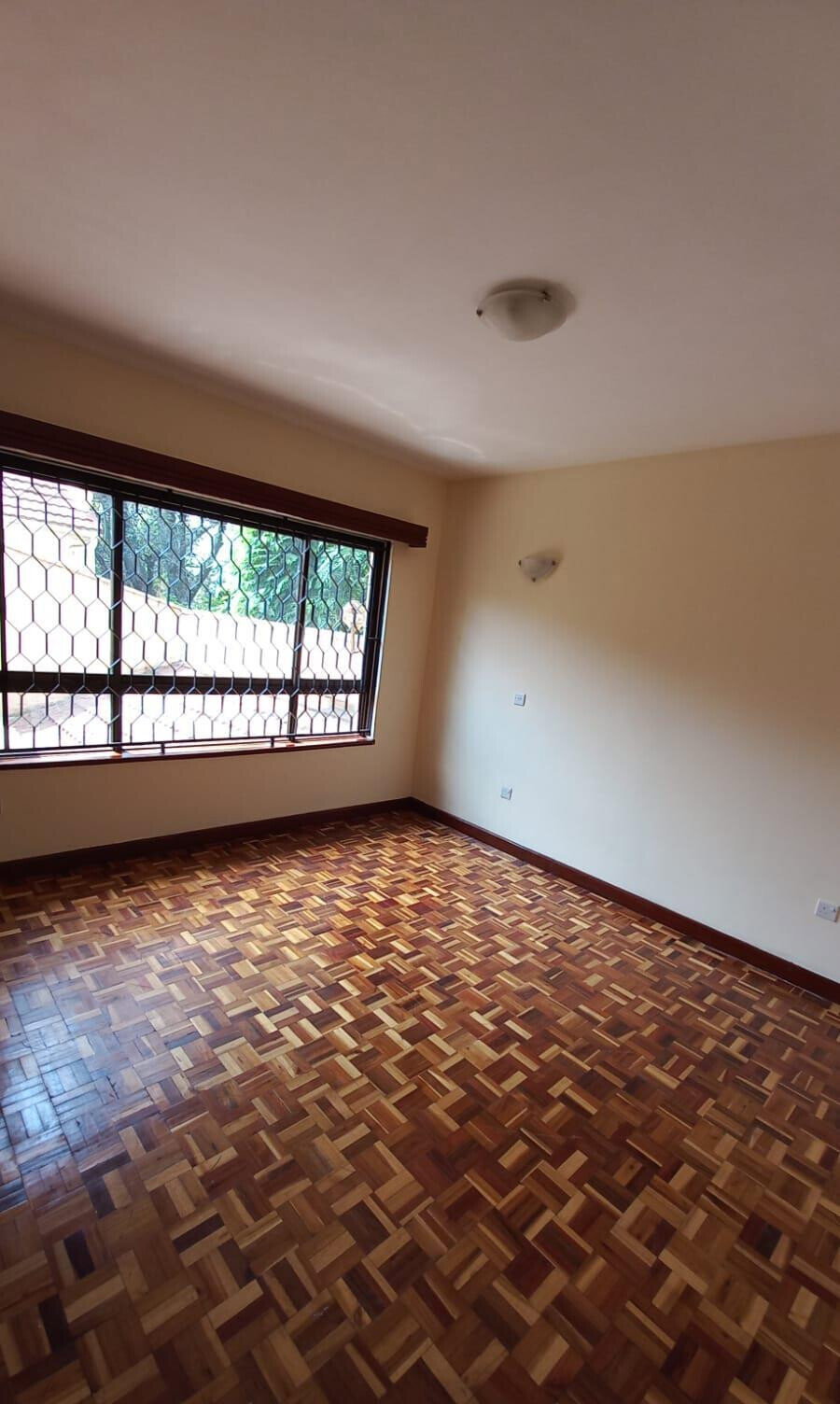 5-Bed Maisonette with Fireplace & Study - Lavington Gated Community