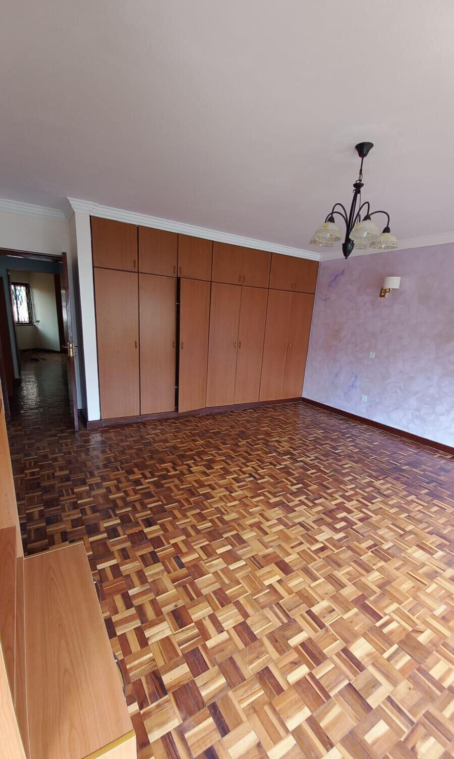 5-Bed Maisonette with Fireplace & Study - Lavington Gated Community