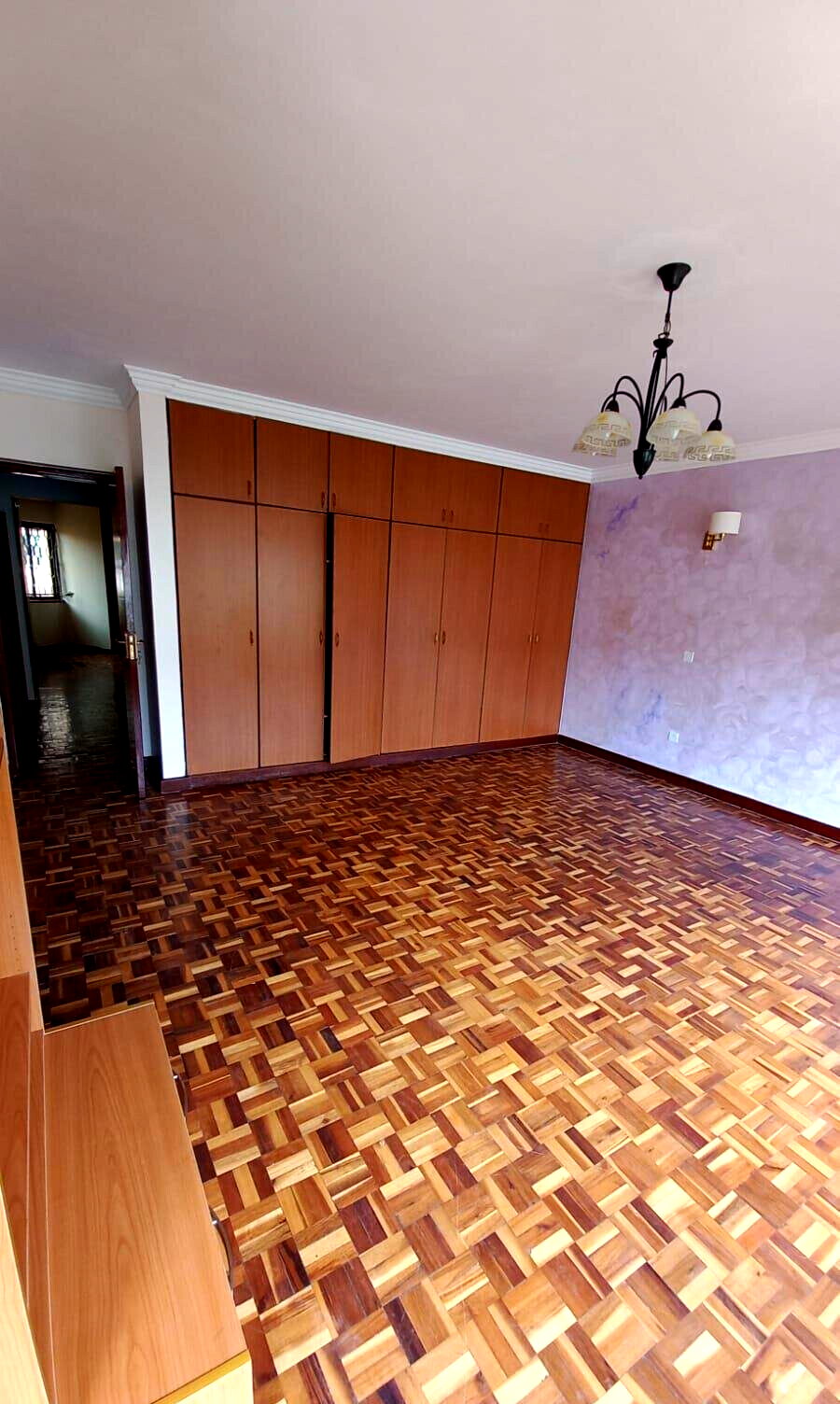 5-Bed Maisonette with Fireplace & Study - Lavington Gated Community