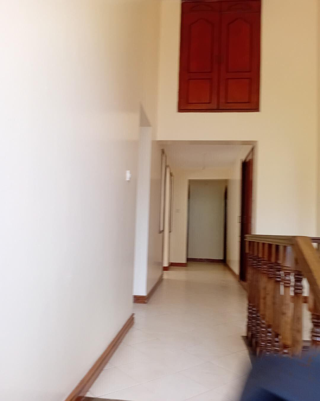 Executive 5BR Townhouse with DSQ & Spacious Backyard – Riverside