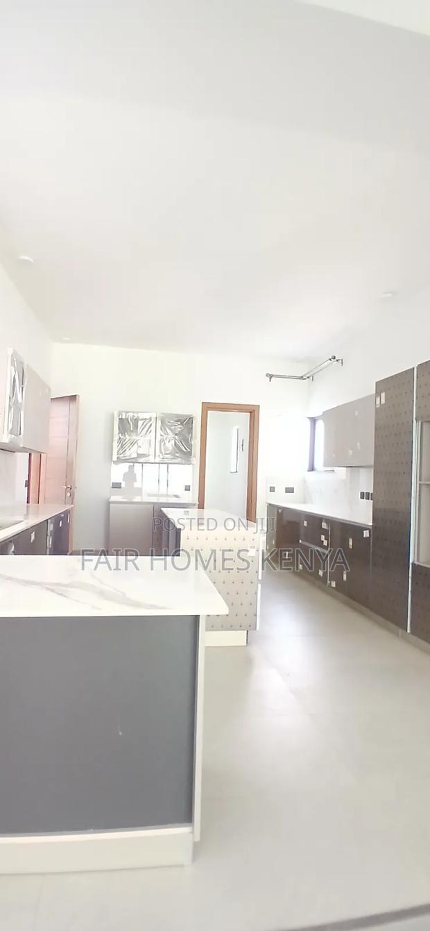 4bdrm Townhouse/Terrace in Lavington Mbabane for sale