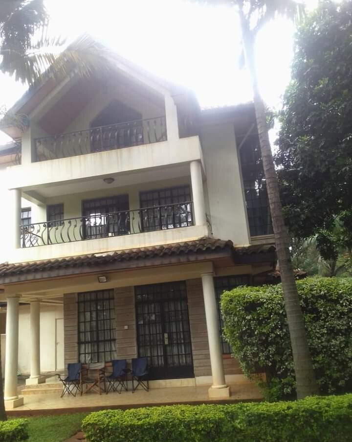 5-Ensuite Townhouse with Tenant Paying KES 200K/Month - Lavington