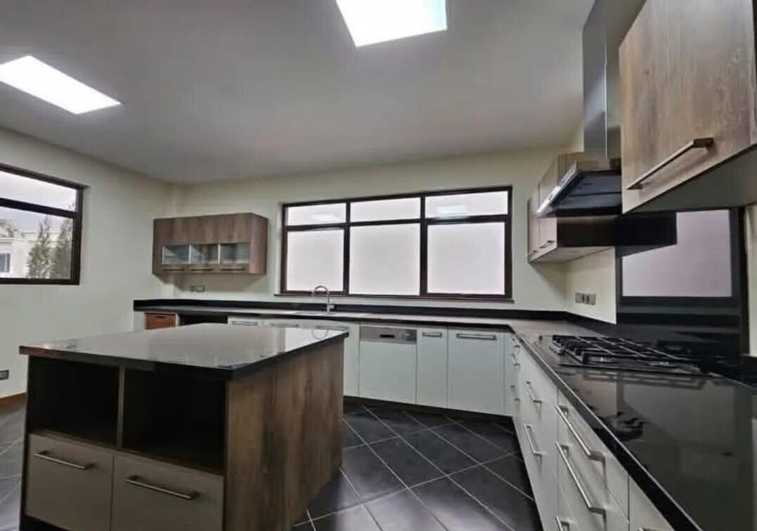 5BR All-Ensuite Townhouse with Rooftop Garden & Solar Backup - Lavington