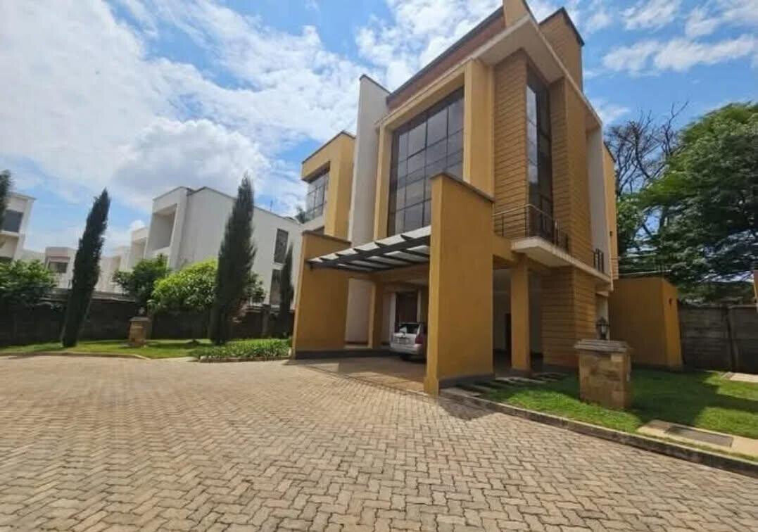 5BR All-Ensuite Townhouse with Rooftop Garden & Solar Backup - Lavington