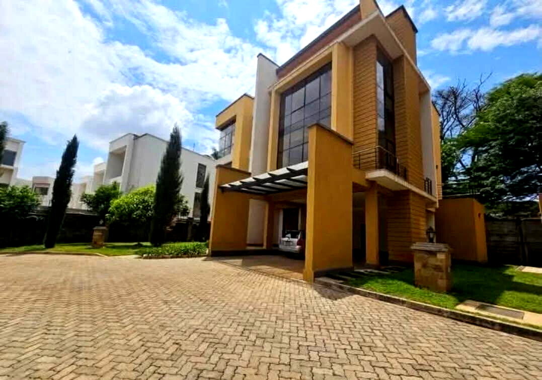 5BR All-Ensuite Townhouse with Rooftop Garden & Solar Backup - Lavington