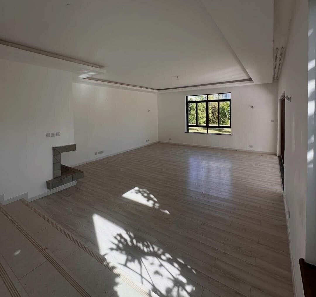 5-Ensuite Townhouse with Clubhouse & Gym on Half-Acre – Karen