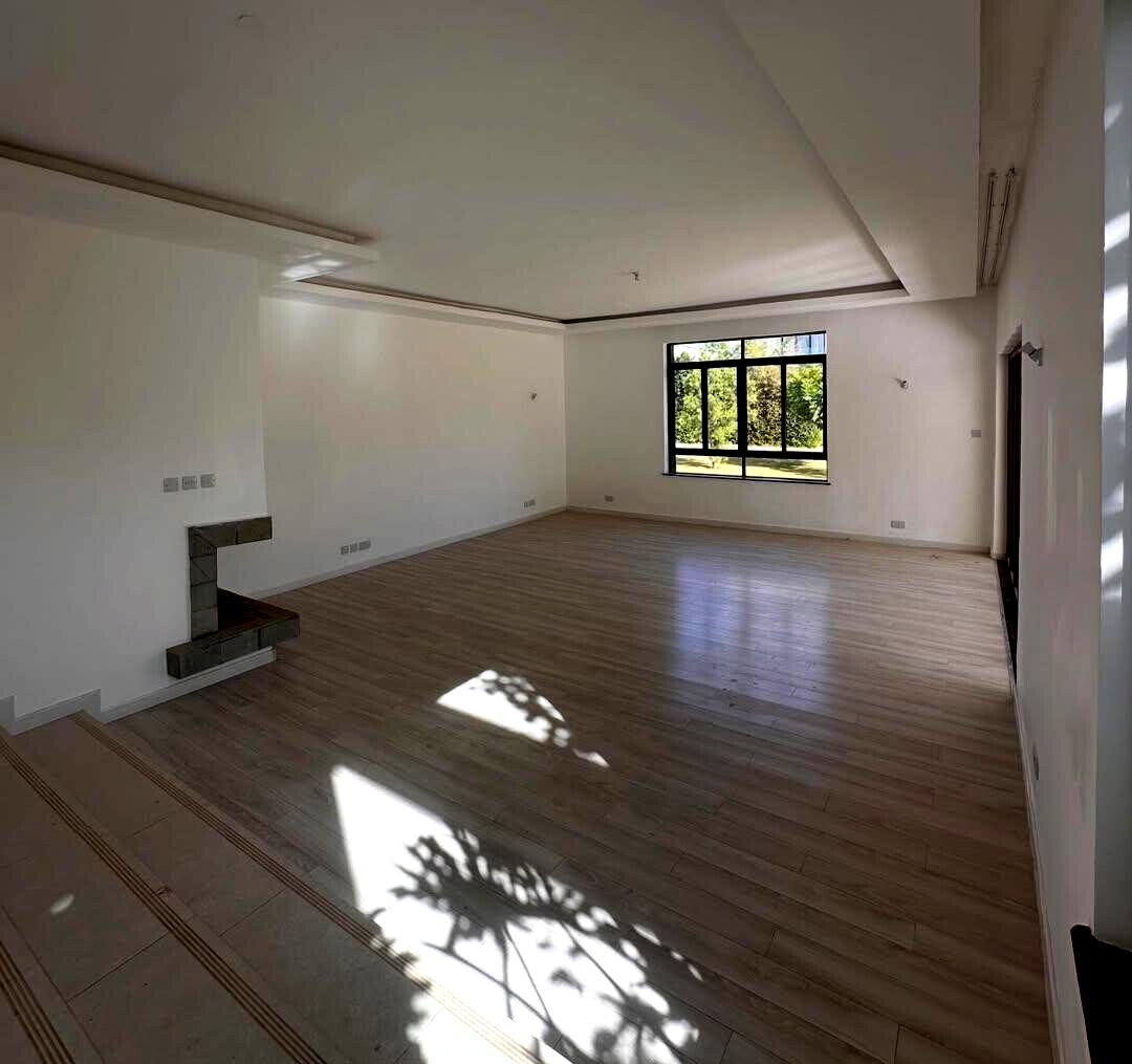 5-Ensuite Townhouse with Clubhouse & Gym on Half-Acre – Karen
