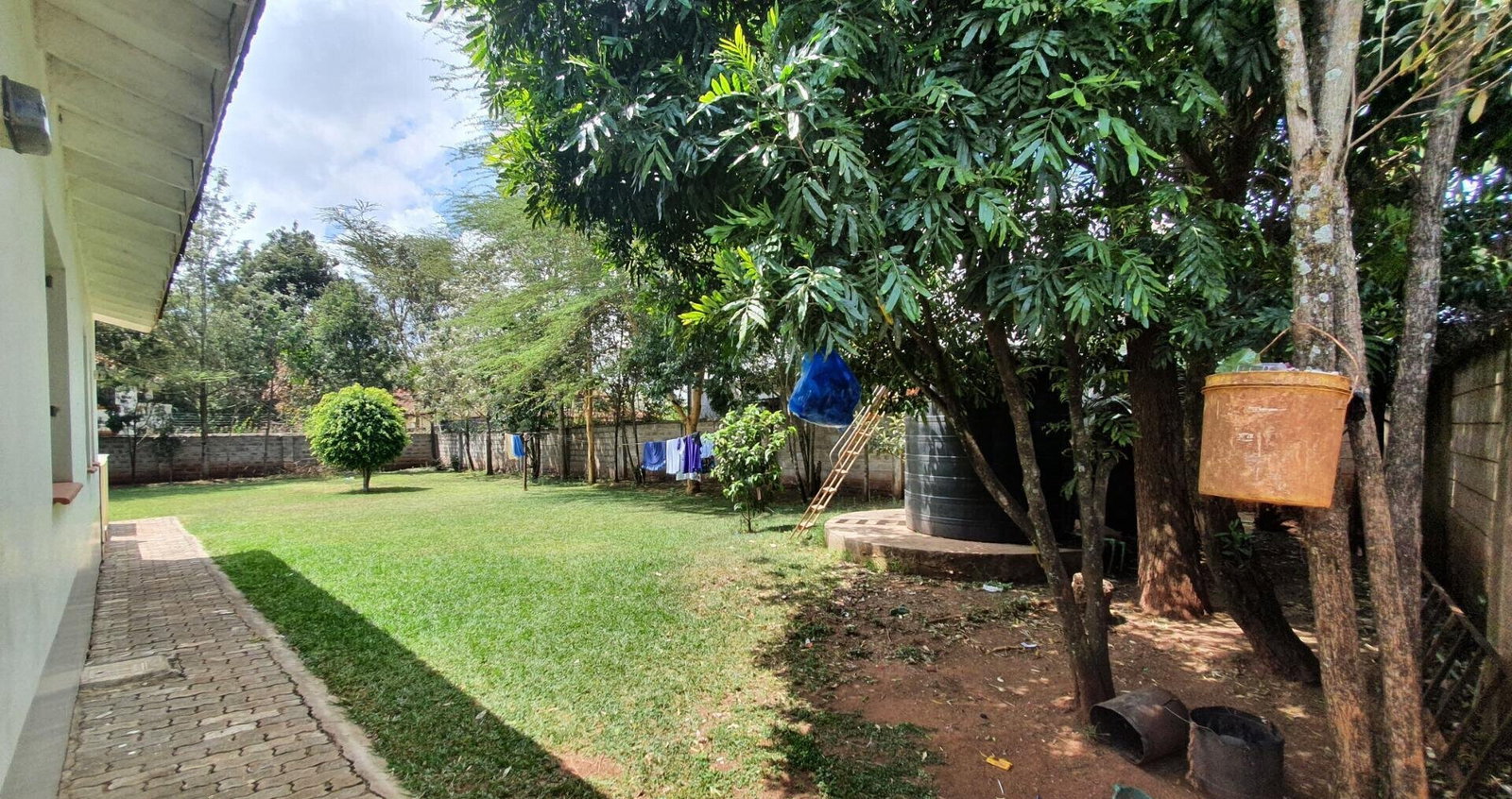 6-Ensuite Townhouse with Double-Height Living & Fireplace – Karen