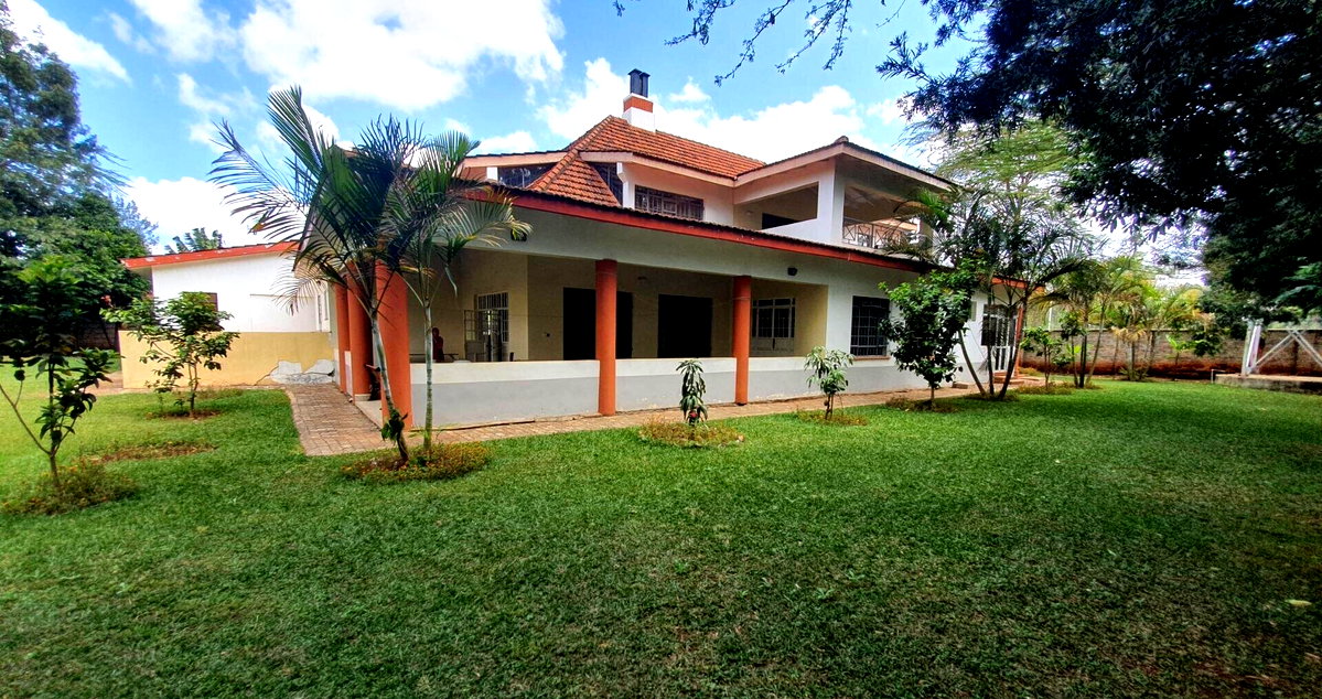 6-Ensuite Townhouse with Double-Height Living & Fireplace – Karen