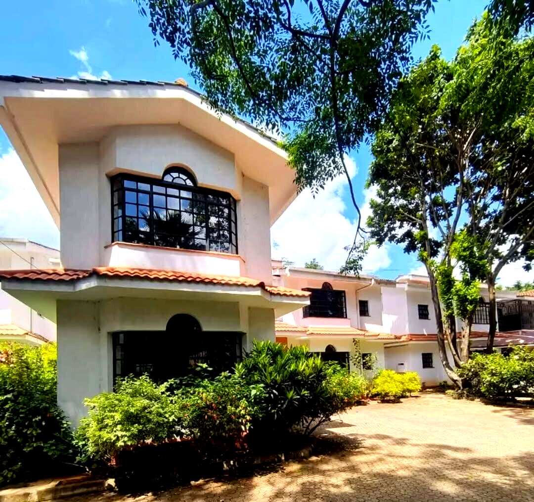 5-Ensuite Townhouse with DSQ & Generator - Lavington