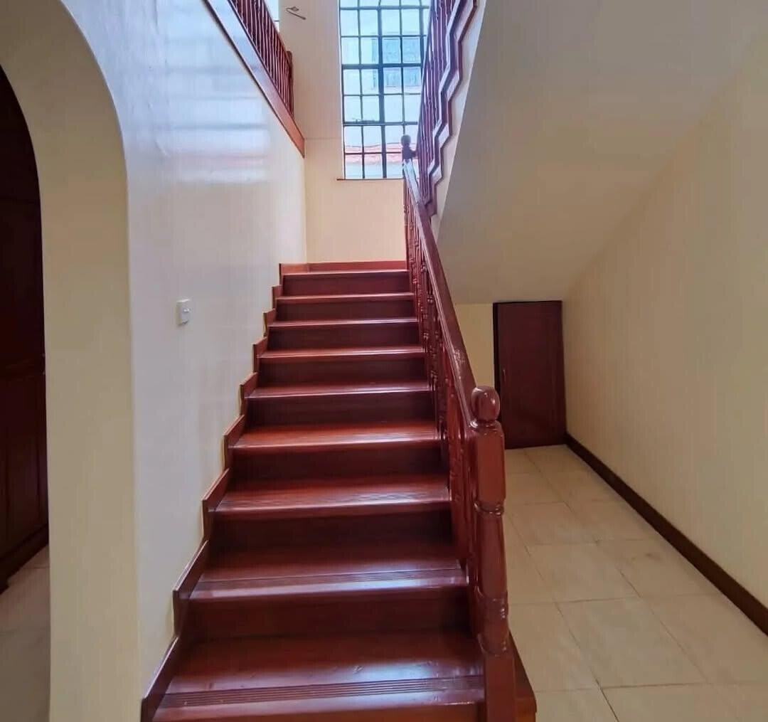 5-Ensuite Townhouse with DSQ & Generator - Lavington