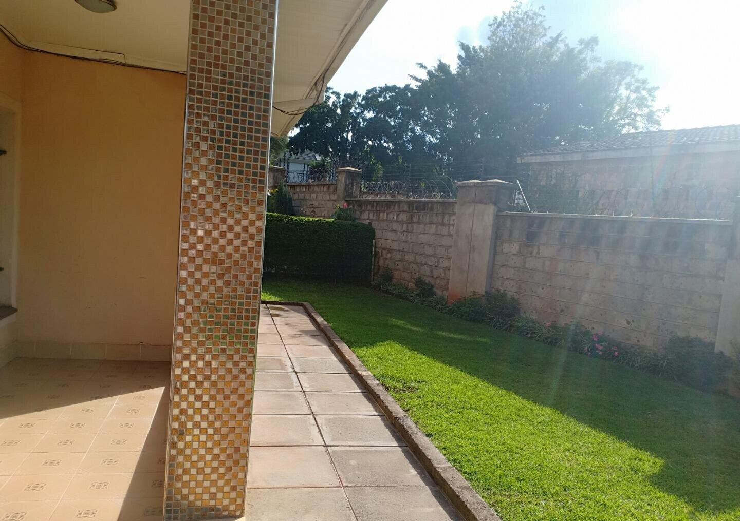 5-Bed Townhouse with Prayer Room & Mature Garden - Lavington