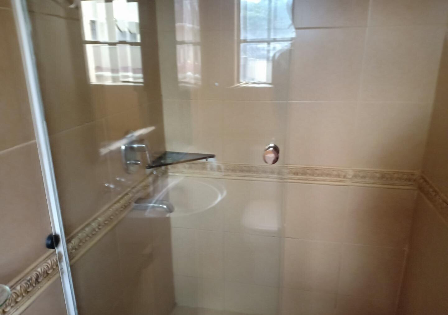 5-Bed Townhouse with Prayer Room & Mature Garden - Lavington