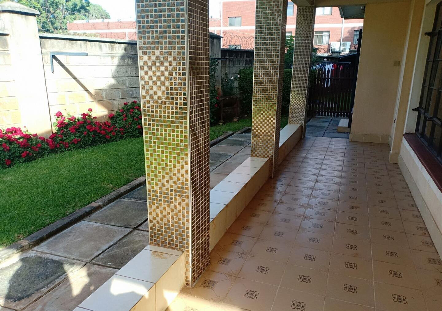 5-Bed Townhouse with Prayer Room & Mature Garden - Lavington