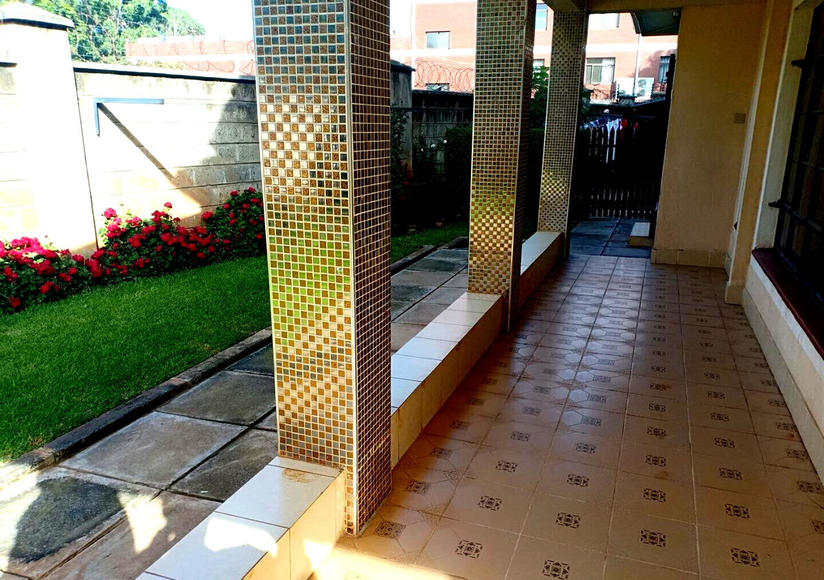 5-Bed Townhouse with Prayer Room & Mature Garden - Lavington