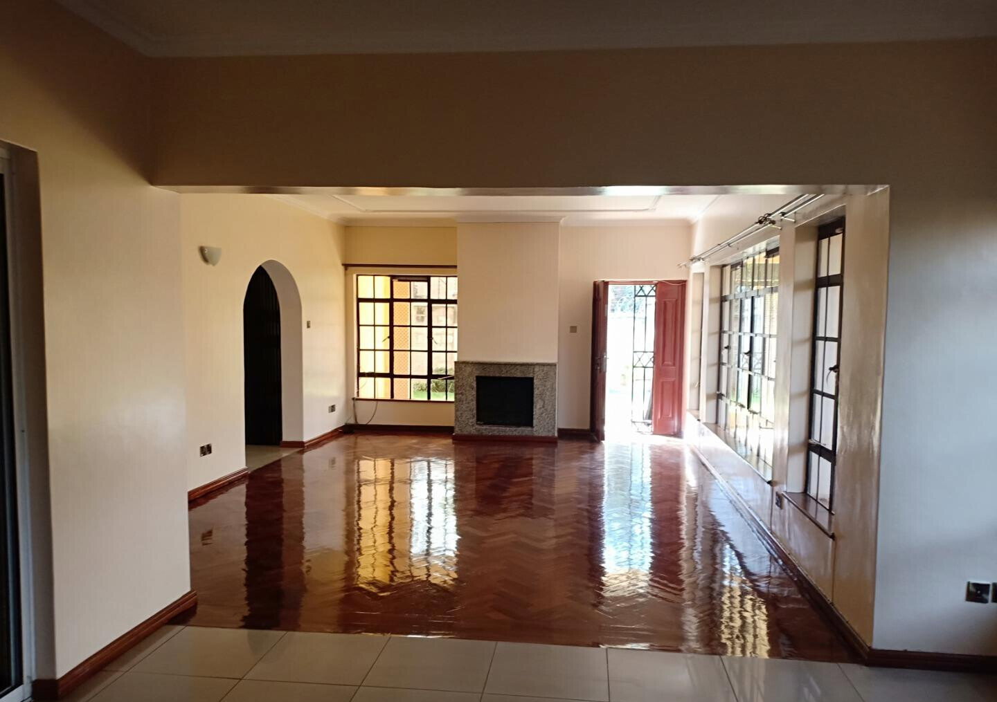 5-Bed Townhouse with Prayer Room & Mature Garden - Lavington