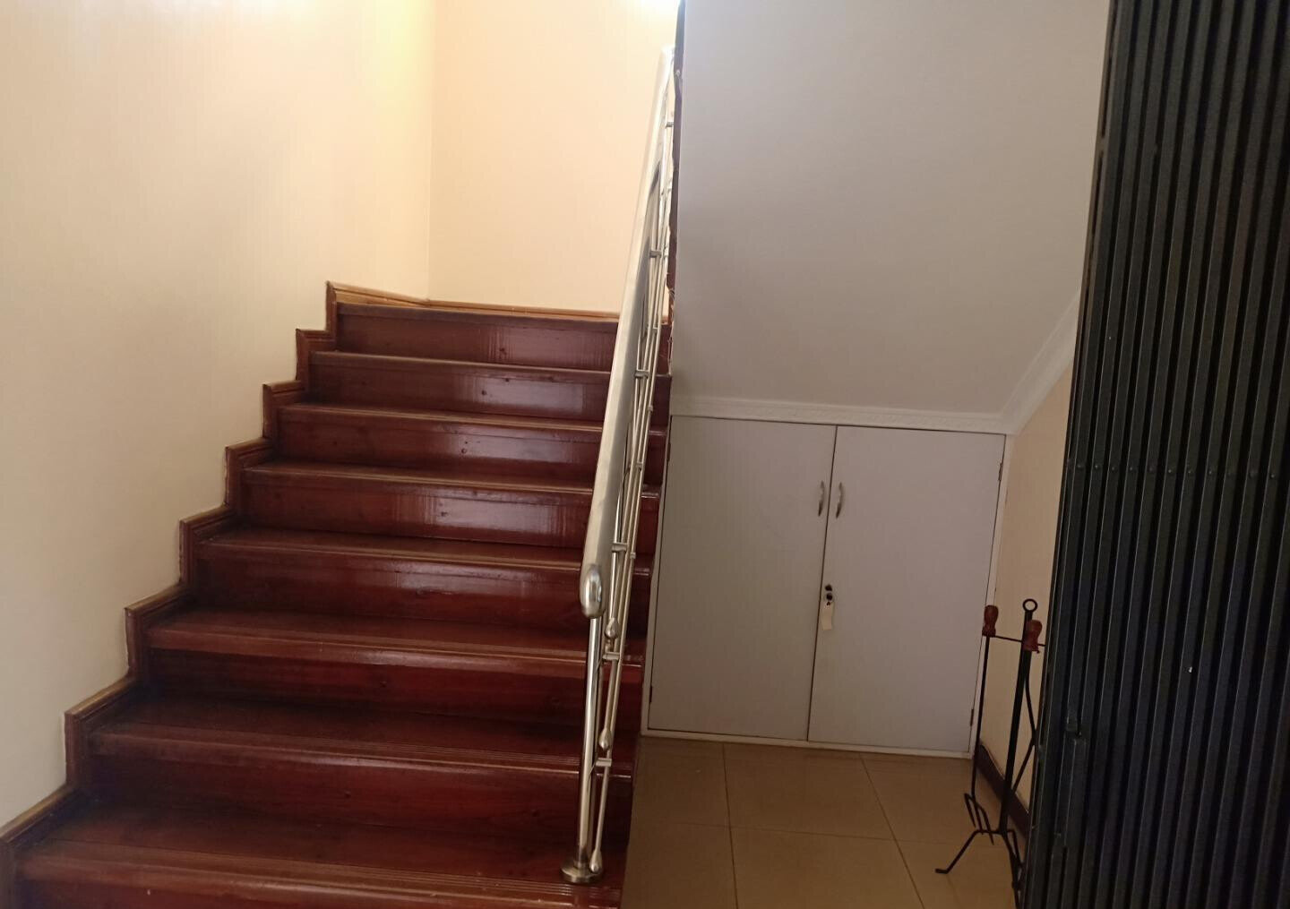 5-Bed Townhouse with Prayer Room & Mature Garden - Lavington