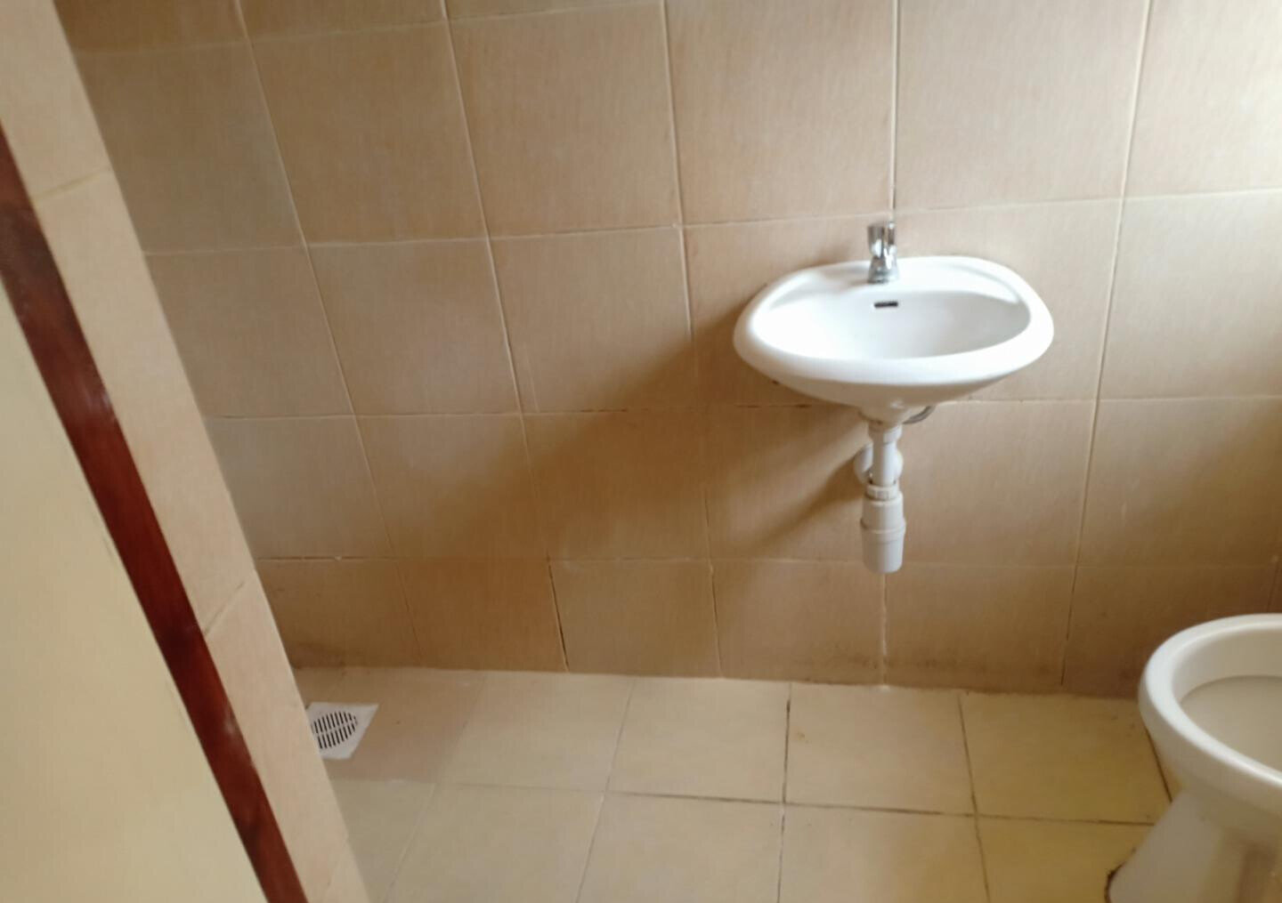 5-Bed Townhouse with Prayer Room & Mature Garden - Lavington