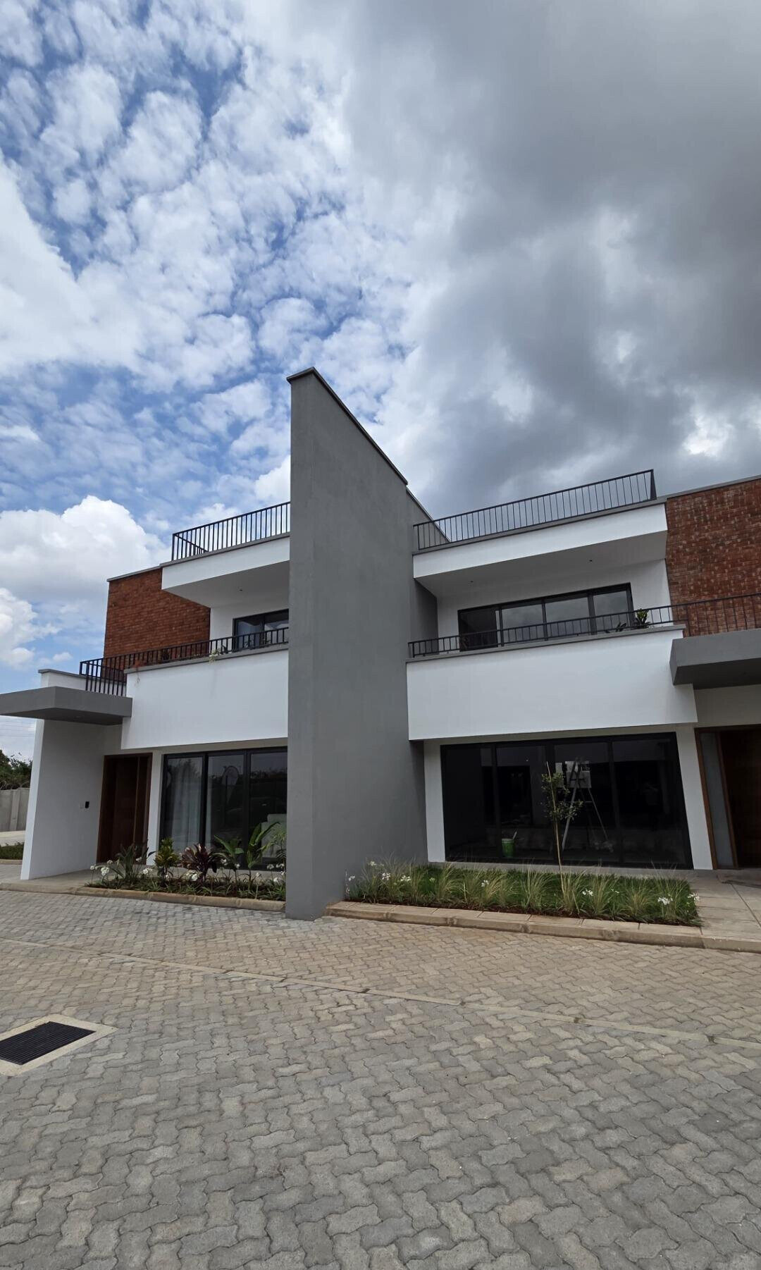 4BR All-Ensuite Duplex with Clubhouse & Pool – Langata Links