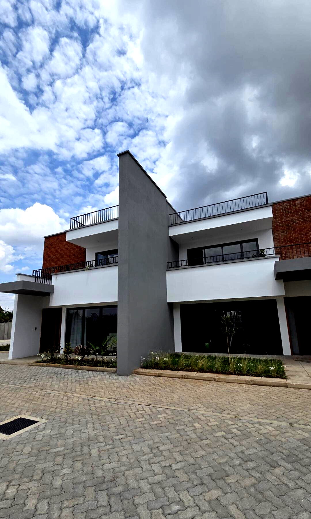 4BR All-Ensuite Duplex with Clubhouse & Pool – Langata Links