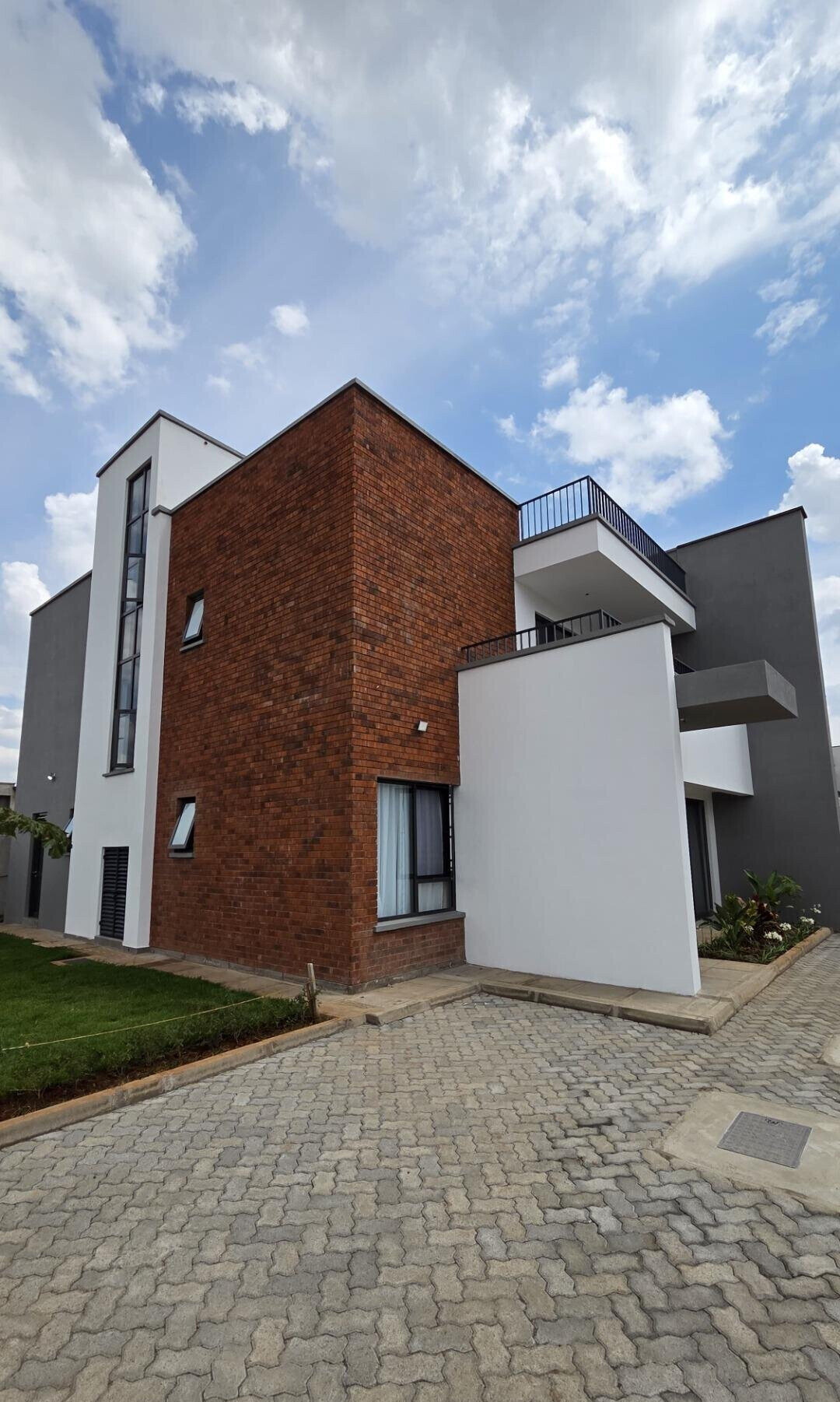4BR All-Ensuite Duplex with Clubhouse & Pool – Langata Links