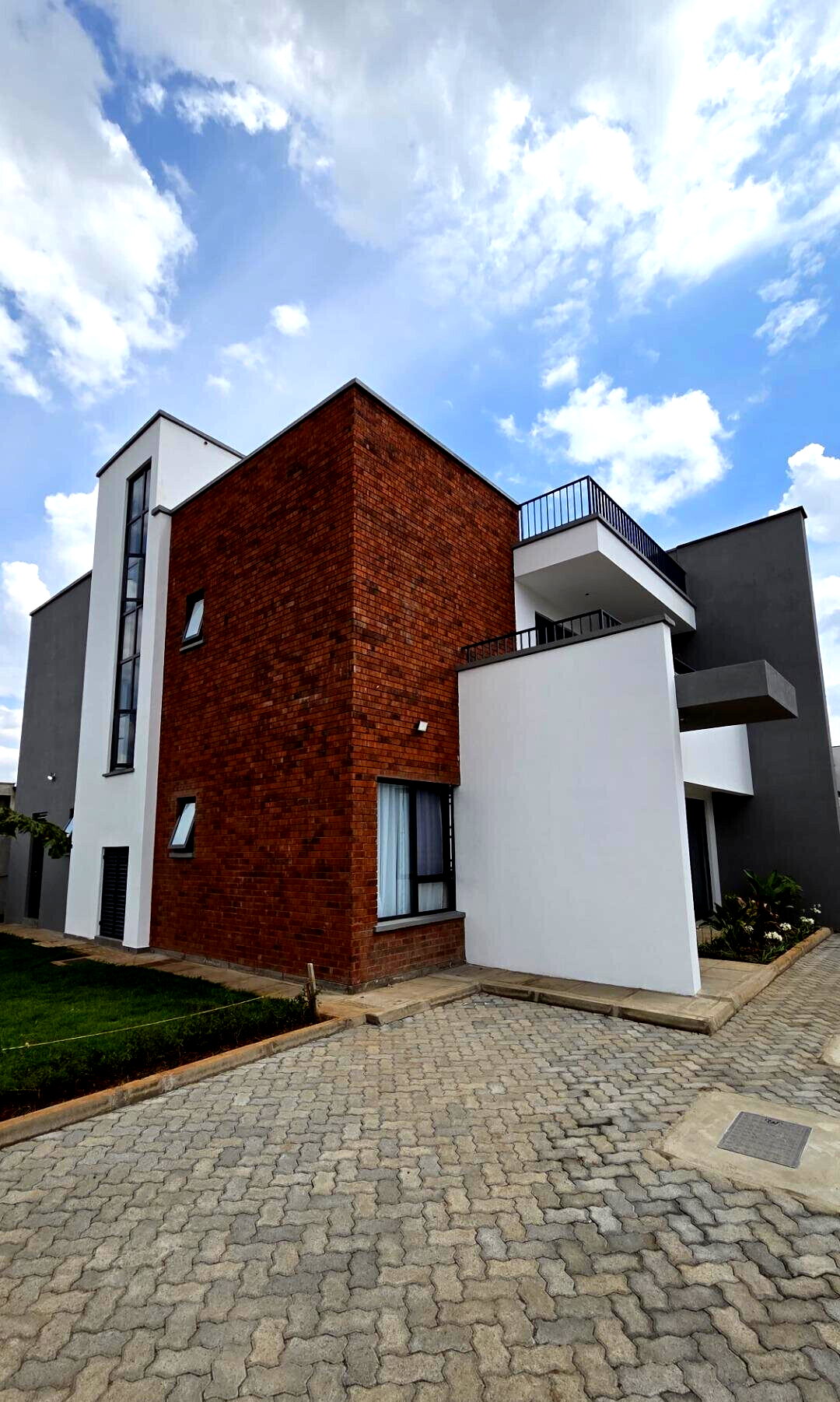 4BR All-Ensuite Duplex with Clubhouse & Pool – Langata Links