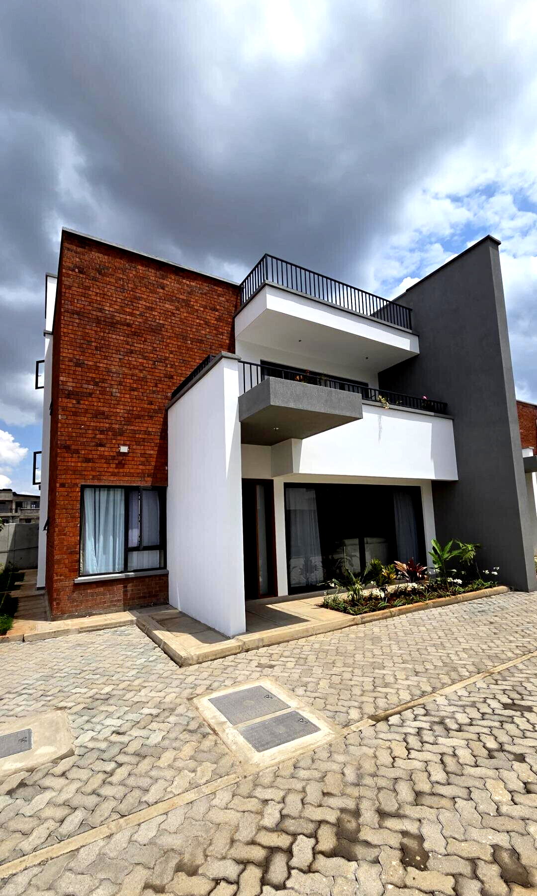 4BR All-Ensuite Duplex with Clubhouse & Pool – Langata Links