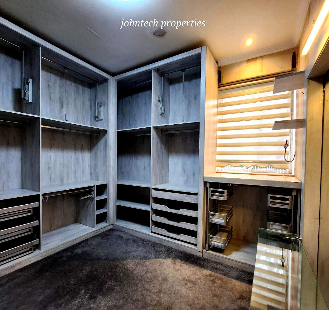 5-Ensuite Townhouse with Gym, Sauna & Shared Pool – Karen